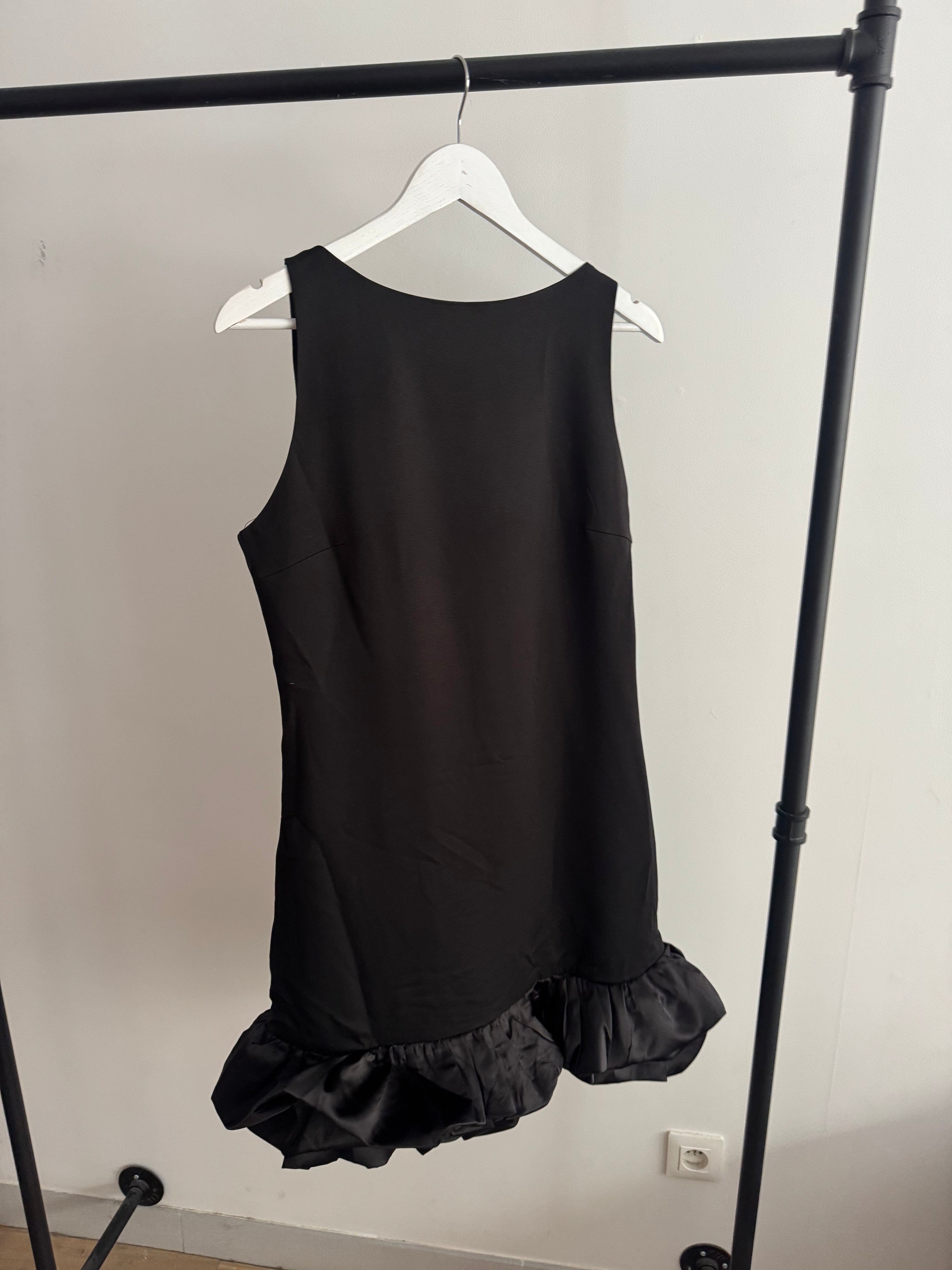 Robe Femme Boule Satin Dos Ouvert - Glamour Sophistiqué