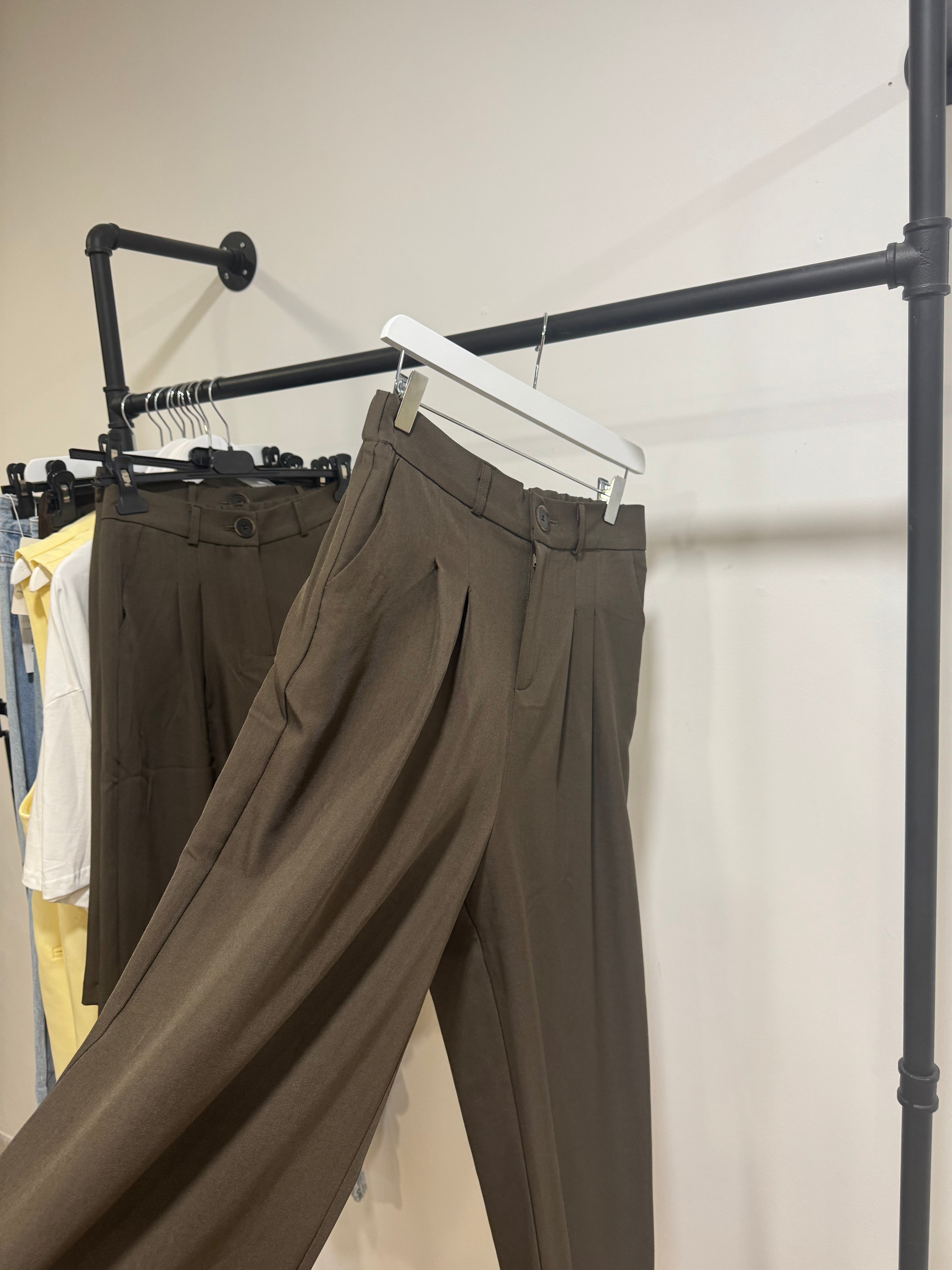 Pantalon tailleur marron