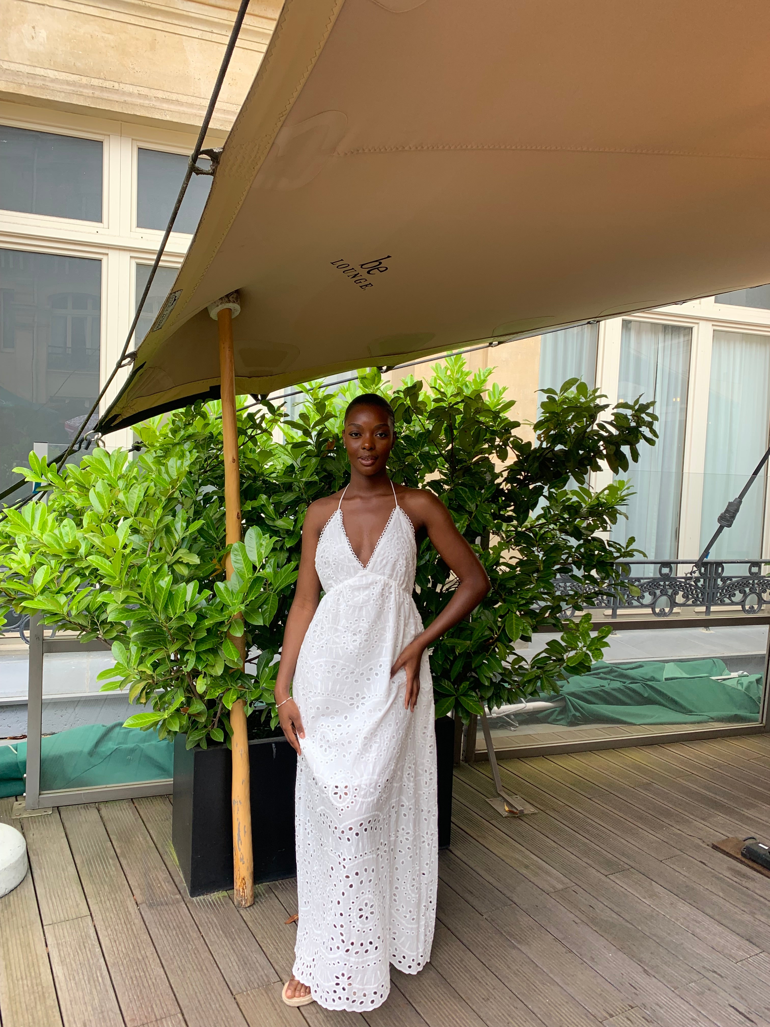 Robe dentelle dos ouvert